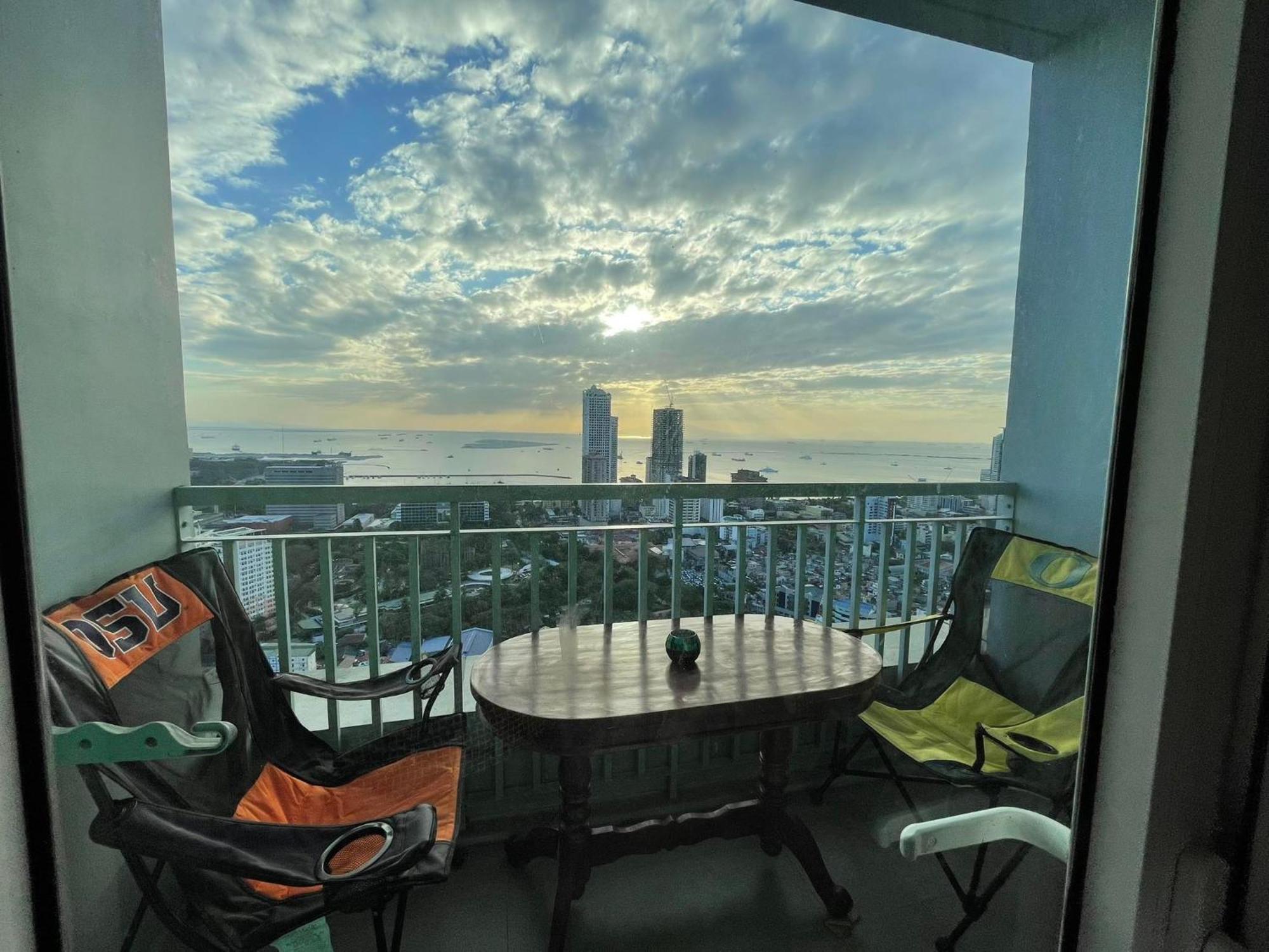Green Residences Staycation By Pbyy Manila Exterior foto