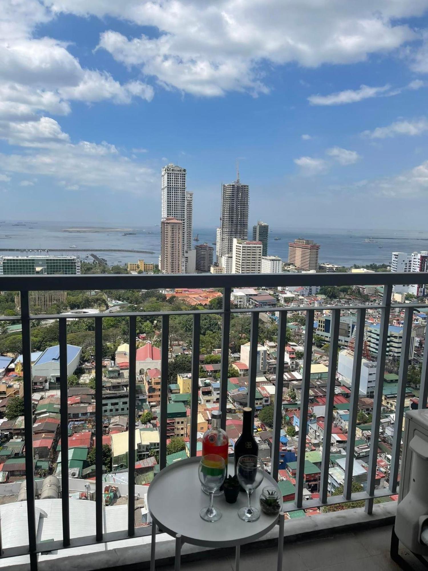 Green Residences Staycation By Pbyy Manila Exterior foto